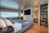 Custom Line Navetta 30
